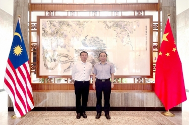 永利集团88304官网纸业总经理王志明造访中国驻马来西亚大使欧阳玉靖